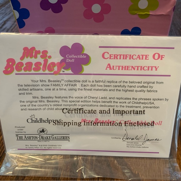 NEW Mrs. Beasley collectible doll from “Family Affair” - Picture 4 of 8